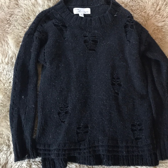 Black sweater - Picture 1 of 1